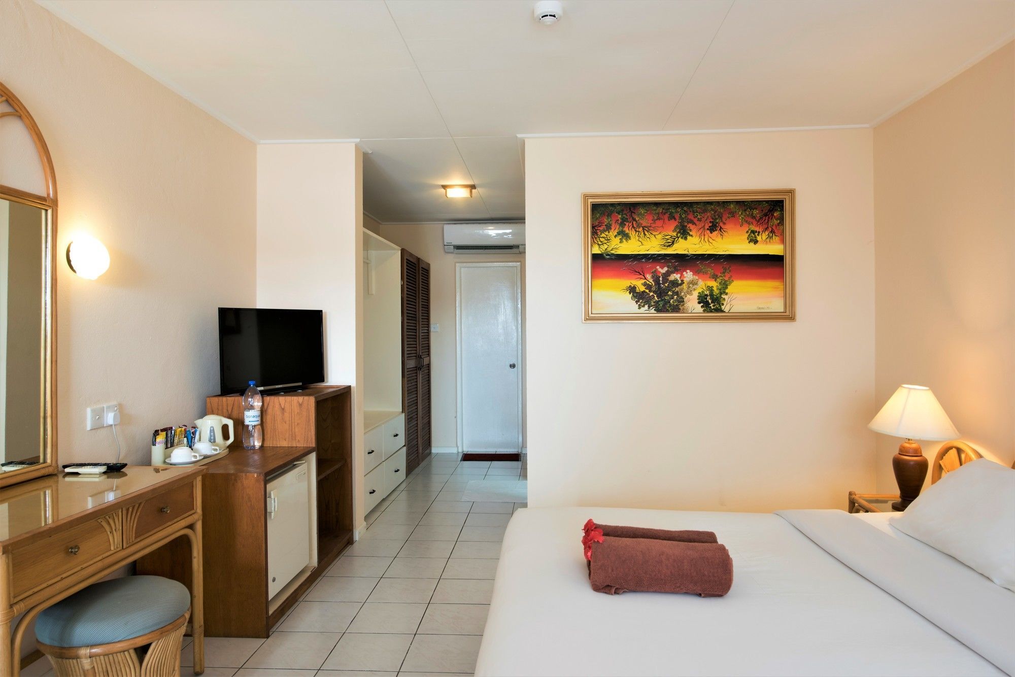 Holiday Island Resort & Spa Maamigili Exterior foto