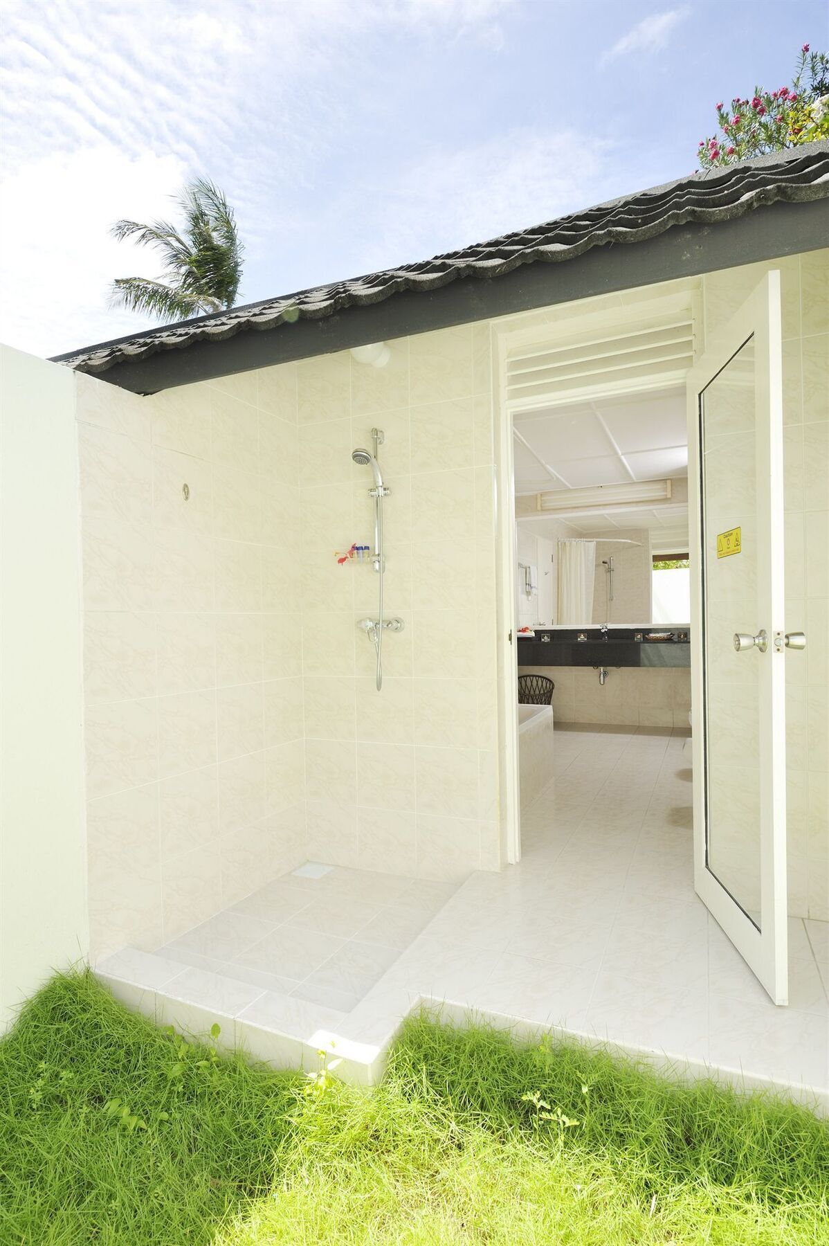 Holiday Island Resort & Spa Maamigili Exterior foto