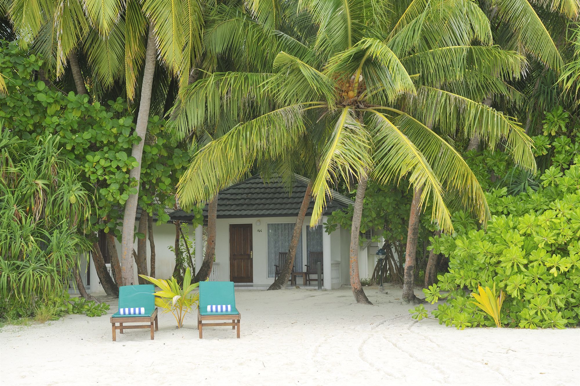 Holiday Island Resort & Spa Maamigili Exterior foto